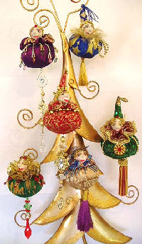 You will have an absolute ball using up your favorite scraps and embellishments on these fantastic 5" ornaments in two different styles and endless possibilities!